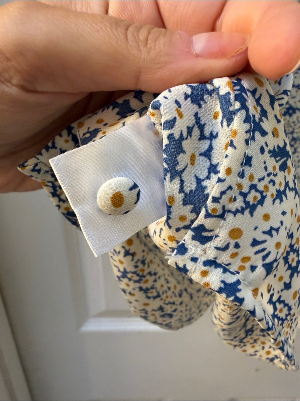 Stitchfix Lexy Floral Button Front Blouse Medium - Picture 10 of 10